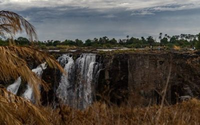 How was Victoria Falls formed